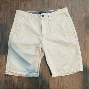 White Banana Republic Men’s Shorts - LIKE NEW